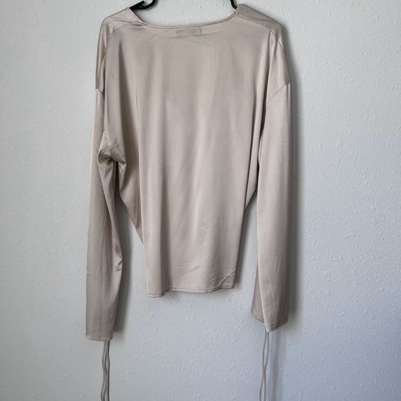 Missguided Cream Satin Tie Front Top size 8 - Picture 7 of 9